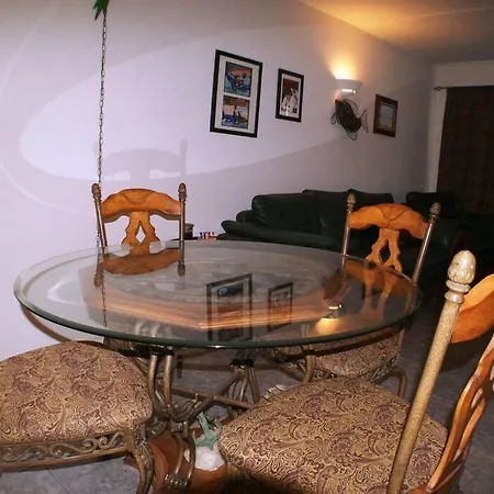 Parklane #105 2-3 Minute Walk To Beach Access